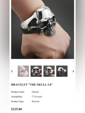Skull head adjustable bracelet.